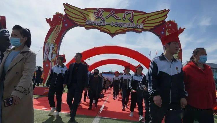 成都熠翊发服饰有限公司集合店童装匠心只为建造无数个幸福家庭